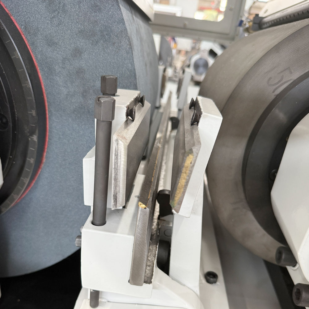 cnc-centerless-grinder